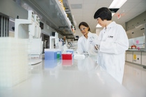 BASF plant biotechnology scientists are working in a protein analytics lab in the U.S. to develop traits to make plants more resistant to fungal pathogens.