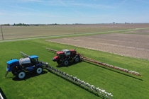 ONE SMART SPRAY wird in den globalen Marken Case IH und New Holland Agriculture von CNH Industrial’s erhältlich sein ONE SMART SPRAY wird in den globalen Marken Case IH und New Holland Agriculture von CNH Industrial’s erhältlich sein