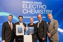 Science Award Electro Chemistry BASF SE / Volkswagen AG im KIT Karlsruhe,Science Award Electro Chemistry BASF SE / Volkswagen AG im KIT Karlsruhe
Verleihung des Wissenschaftspreises für Elektrochemie 2017 von BASF und Volkswagen am Karlsruher Institut für Technologie (von links):
Award ceremony of the BASF and Volkswagen Science Award Electrochemistry 2017 at Karlsruhe Institute of Technology (from left):
Dr. Ulrich Eichhorn (VW), Dr. Stafford Sheehan, Dr. Jennifer Rupp, Dr. Martin Brudermüller (BASF), Prof. Dr. Holger Hanselka (KIT).,Science Award Electro Chemistry BASF SE / Volkswagen AG im KIT Karlsruhe
Verleihung des Wissenschaftspreises für Elektrochemie 2017 von BASF und Volkswagen am Karlsruher Institut für Technologie (von links):
Award ceremony of the BASF and Volkswagen Science Award Electrochemistry 2017 at Karlsruhe Institute of Technology (from left):
Dr. Ulrich Eichhorn (VW), Dr. Stafford Sheehan, Dr. Jennifer Rupp, Dr. Martin Brudermüller (BASF), Prof. Dr. Holger Hanselka (KIT). Science Award Electro Chemistry BASF SE / Volkswagen AG im KIT Karlsruhe,Science Award Electro Chemistry BASF SE / Volkswagen AG im KIT Karlsruhe
Verleihung des Wissenschaftspreises für Elektrochemie 2017 von BASF und Volkswagen am Karlsruher Institut für Technologie (von links):
Award ceremony of the BASF and Volkswagen Science Award Electrochemistry 2017 at Karlsruhe Institute of Technology (from left):
Dr. Ulrich Eichhorn (VW), Dr. Stafford Sheehan, Dr. Jennifer Rupp, Dr. Martin Brudermüller (BASF), Prof. Dr. Holger Hanselka (KIT).,Science Award Electro Chemistry BASF SE / Volkswagen AG im KIT Karlsruhe
Verleihung des Wissenschaftspreises für Elektrochemie 2017 von BASF und Volkswagen am Karlsruher Institut für Technologie (von links):
Award ceremony of the BASF and Volkswagen Science Award Electrochemistry 2017 at Karlsruhe Institute of Technology (from left):
Dr. Ulrich Eichhorn (VW), Dr. Stafford Sheehan, Dr. Jennifer Rupp, Dr. Martin Brudermüller (BASF), Prof. Dr. Holger Hanselka (KIT).