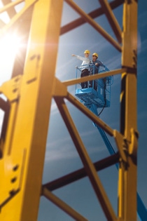 Bismutvanadate sind besonders grünstichige Gelbpigmente, die unter anderem für die Formulierung von Industrielacken eingesetzt werden.Bismuth vanadates are yellow pigments with a special greenish color tone, which are used, among other things, for the formulation of industrial coatings.