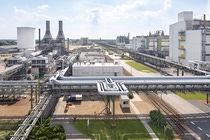 BASF's production site Schwarzheide is located in the Lausitz region of southern Brandenburg, Germany, and is one of the company's largest production sites in Europe. A state-of-the art plant for the production of cathode materials is to be built at this site in 2022. The plant will initially run on energy from the highly efficient CHP plant (left) and will also use renewable energy in the future.