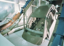 Produkte aus Greenville, wie kathodische Tauchlacke für OEM Lackierungen, werden mit erneuerbarer Energie produziert und reduzieren damit den CO2-Fußabdruck für die Kunden.
(Foto: BASF)
Produkte aus Greenville, wie kathodische Tauchlacke für OEM Lackierungen, werden mit erneuerbarer Energie produziert und reduzieren damit den CO2-Fußabdruck für die Kunden.
(Foto: BASF)