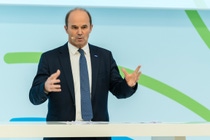 At the Research Press Conference presented Dr. Martin Brudermüller, Chairman of the Board of Executive Directors and Chief Technology Officer of BASF,  BASF’s new Circular Economy Program. 