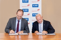 Dirk Elvermann, CFO and CDO of BASF, and Anders Opedal, President and CEO of Equinor, at the signing of the ten-year natural gas supply agreement.
Photo: Equinor and BASF
