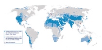 Weltkarte zur Darstellung von Regionen mit hoher Wasserstress- und Wasserknappheitsbelastung sowie der geografischen Lage von BASF-Verbundstandorten zur Bewertung nachhaltiger Wassernutzung und Wassermanagement-Risiken entlang globaler Produktionsstandorte.