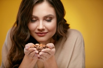 Isobionics® Santalol ist dank seines holzigen Geruchsprofils eine überzeugende Alternative zu Sandelholzöl