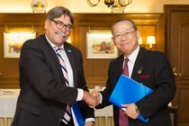 Schoeffel_Z020_vertragsunterzeichnung