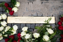 Heute wurden in Gedenken an über 30.000 Zwangsarbeiter eine Stolperschwelle bei BASF verlegt.