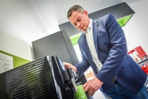 Andreas Büchse at the coffee machine.