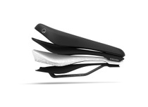 Der ST Core Ultra: revolutionäre TwinShell-Technologie mit ergonomischem Kern. Zwei Schalen arbeiten isoliert voneinander in einer Sandwich-Konstruktion, schwimmend gelagert durch einen Hochleistungs-Elastomerdämpfer aus Infinergy®, einem von BASF entwickelten expandierten thermoplastischen Polyurethan, kurz E-TPU. Die untere Tragschale übernimmt die Funktion der Lastaufnahme, während die obere, flexible Sitzschale das Sitzpolster aufnimmt. Der Kern aus Infinergy® sorgt für direktes Ansprechverhalten bei geringem Gewicht. Optimale Druckverteilung auf den Sitzknochen, effiziente Tret-Ergonomie, hervorragende Vibrationsdämpfung und aktive Rückenschonung erstmals konsequent miteinander vereint.The ST Core Ultra: revolutionary TwinShell technology, with an ergonomic core. Two shells function in isolation from each other in a sandwich construction, held in a floating arrangement by a high-performance elastomer damper made of Infinergy®, an expanded thermoplastic polyurethane (E-TPU) developed by BASF. The lower, supporting shell performs a load-bearing function while the upper, flexible seat shell supports the padding. The core made of BASF’s Infinergy® ensures direct response at low weight. Optimized pressure distribution across the sit bones, efficient pedaling ergonomics, excellent vibration damping and active back protection systematically combined for the first time.