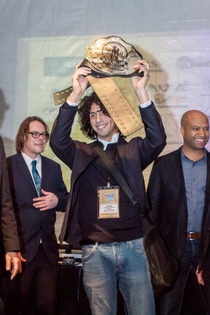 2016 Sketchbattle winner, Omar Gonzalez, with his championship belt. 2016 Sketchbattle winner, Omar Gonzalez, with his championship belt.