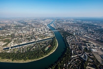 Bindemittel für Papierstreichfarben vom BASF-Verbundstandort Ludwigshafen sind nun mit einem um rund 20 % bis 45 % niedrigeren Product Carbon Footprint verfügbar, verglichen mit den entsprechenden konventionellen Produkten. 
Foto: BASF