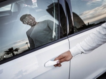 Opening car door with remote keys Opening car door with remote keys