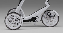 Infinergy®, das weltweit erste expandierte thermoplastische Polyurethan, und Elastollan®, das thermoplastische Polyurethan von BASF, werden bei den 05GEN Reifen verwendet, um das gesamte Fahrerlebnis zu verbessern. Die charakteristische Zellstruktur von Infinergy trägt zum markanten Design bei. Die Flexibilität von Elastollan macht eine Anzahl an Texturen und Farben auf der Reifenoberfläche möglich. Infinergy®, the world’s first expanded thermoplastic polyurethane, and Elastollan®, a thermoplastic polyurethane, are used in the 05GEN’s tires to enhance the overall riding experience. The characteristic cellular structure of Infinergy contributes to its striking design. Additionally, Elastollan makes possible a variety of textures and colors on the surface of the tires.