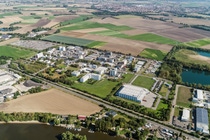 BASF wird die Produktionskapazitäten für sterisch gehinderte Amine Lichtschutzmittel (HALS) an den Standorten Pontecchio Marconi, Italien, und Lampertheim, Deutschland, erweitern. Im Rahmen eines mehrstufigen Investitionsplans plant BASF, die wachsende Nachfrage nach Lichtschutzmitteln für langlebige Kunststoffanwendungen zu bedienen und die Versorgungssicherheit für Kunden weltweit zu erhöhen. BASF wird die Produktionskapazitäten für sterisch gehinderte Amine Lichtschutzmittel (HALS) an den Standorten Pontecchio Marconi, Italien, und Lampertheim, Deutschland, erweitern. Im Rahmen eines mehrstufigen Investitionsplans plant BASF, die wachsende Nachfrage nach Lichtschutzmitteln für langlebige Kunststoffanwendungen zu bedienen und die Versorgungssicherheit für Kunden weltweit zu erhöhen.