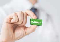 BASF zeigt auf der K 2022 zum ersten Mal VALERAS™ aus ihrem Kunststoffadditiv-Portfolio. Das VALERAS Portfolio steigert den Wert von Kunststoffanwendungen, indem es mit technischen Lösungen und Dienstleistungen aus dem Bereich Additive erhebliche Nachhaltigkeitsvorteile bietet. Dazu gehören auch Lösungen, die den Weg von Kunststoffen hin zu einer Kreislaufwirtschaft und Netto-Null-Emissionen beschleunigen. Diese Angebote werden in einer Reihe von „Creator Talks“ auf dem BASF-Stand (Halle 5, Stand C21/D21) vorgestellt. BASF zeigt auf der K 2022 zum ersten Mal VALERAS™ aus ihrem Kunststoffadditiv-Portfolio. Das VALERAS Portfolio steigert den Wert von Kunststoffanwendungen, indem es mit technischen Lösungen und Dienstleistungen aus dem Bereich Additive erhebliche Nachhaltigkeitsvorteile bietet. Dazu gehören auch Lösungen, die den Weg von Kunststoffen hin zu einer Kreislaufwirtschaft und Netto-Null-Emissionen beschleunigen. Diese Angebote werden in einer Reihe von „Creator Talks“ auf dem BASF-Stand (Halle 5, Stand C21/D21) vorgestellt.