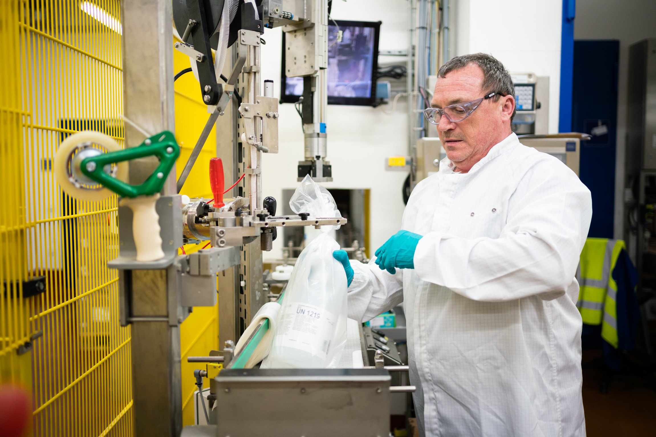 Helping Hands Basf Significantly Expands Sanitizer Production In Ludwigshafen And Supports Vci Platform For Nationwide Emergency Provision